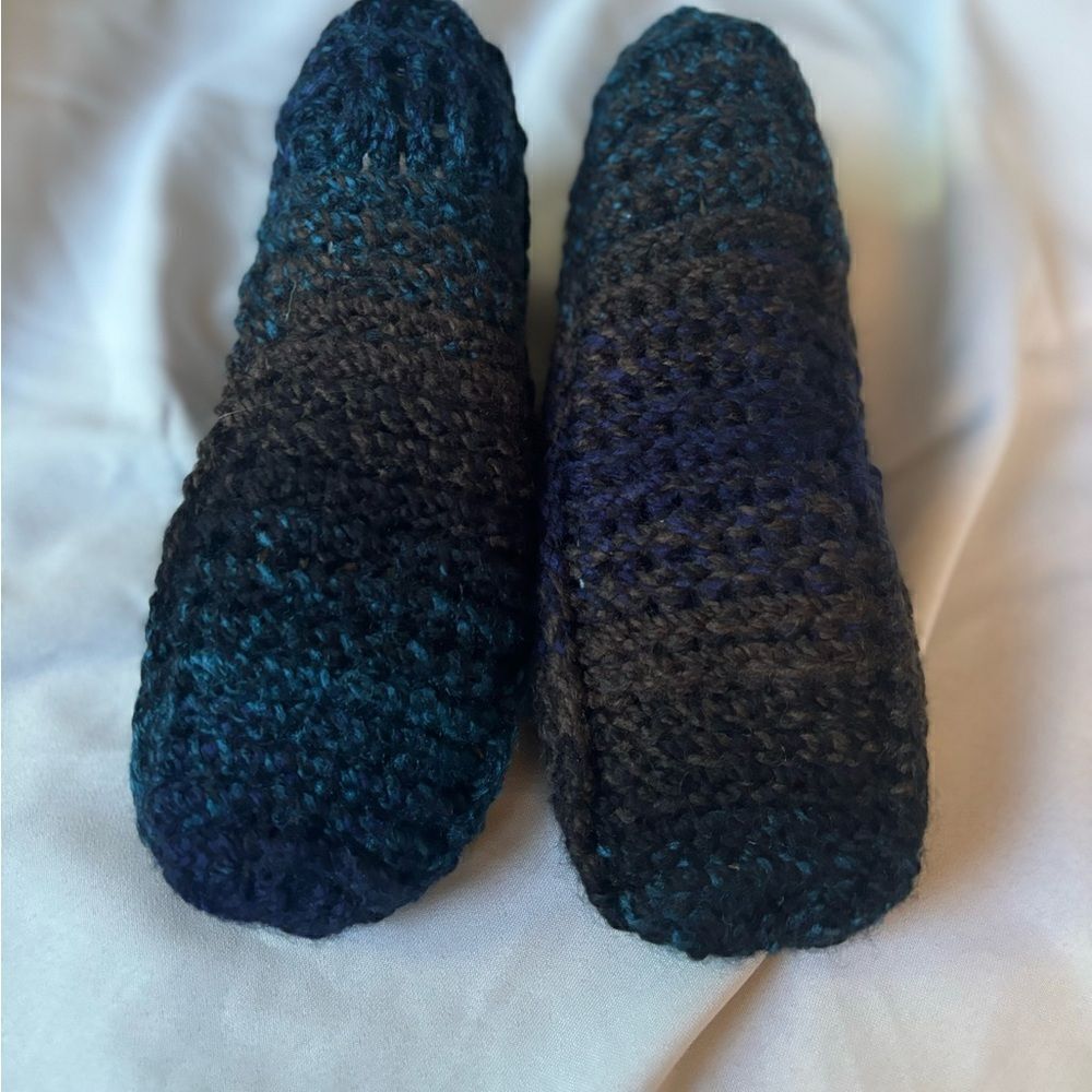 NEW Adult Crocheted Booties Medium - Picture 6 of 6